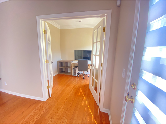 Building Photo - 3215 Camden Dr
