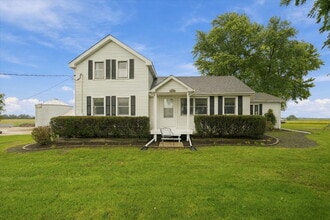 Building Photo - 3-Bed, 1-Bath Country Home in McHenry