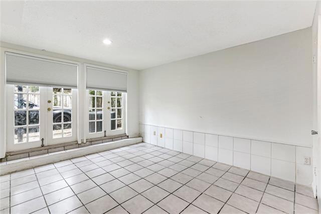 Building Photo - 903 Octavia St