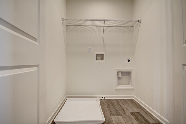 Building Photo - 311 Penn Sta Wy