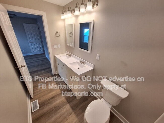 Building Photo - 813 E Sciota Ave