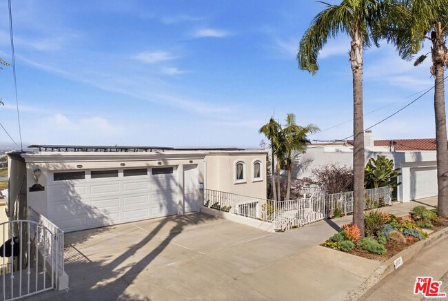 Building Photo - 8120 Billowvista Dr