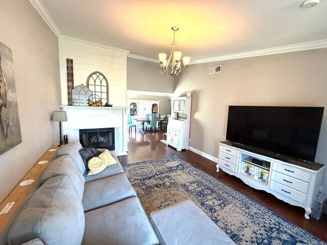 Building Photo - 9756 Greensboro Cir