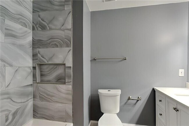 Building Photo - 281 Sumter Dr NE