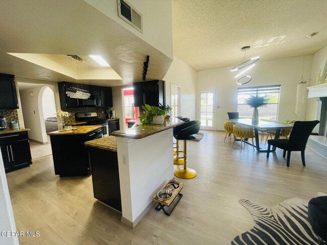 Building Photo - 1213 Desert Canyon Dr