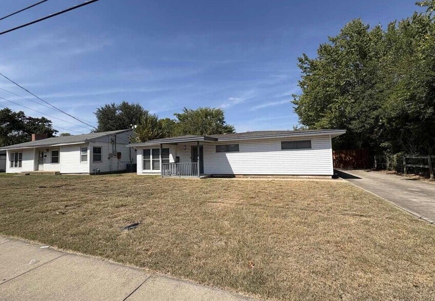 Building Photo - 1256 Mosely Cir