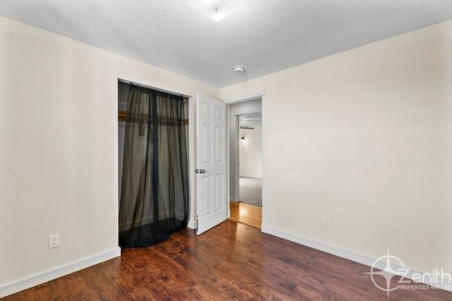 Building Photo - 16004 NE 47th St