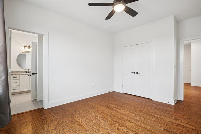 Building Photo - 6902 Northeast Dr