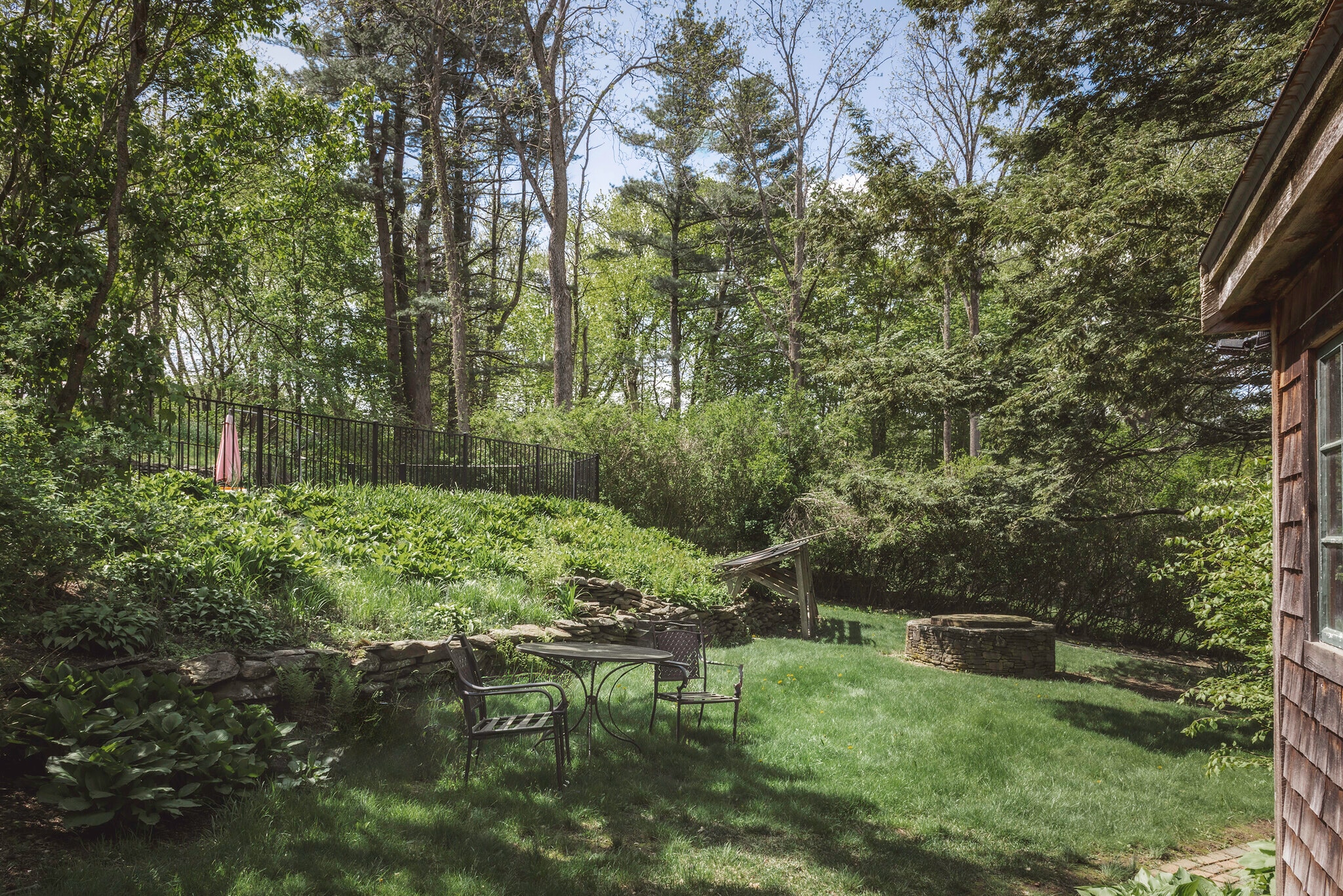 Building Photo - 329 Main St