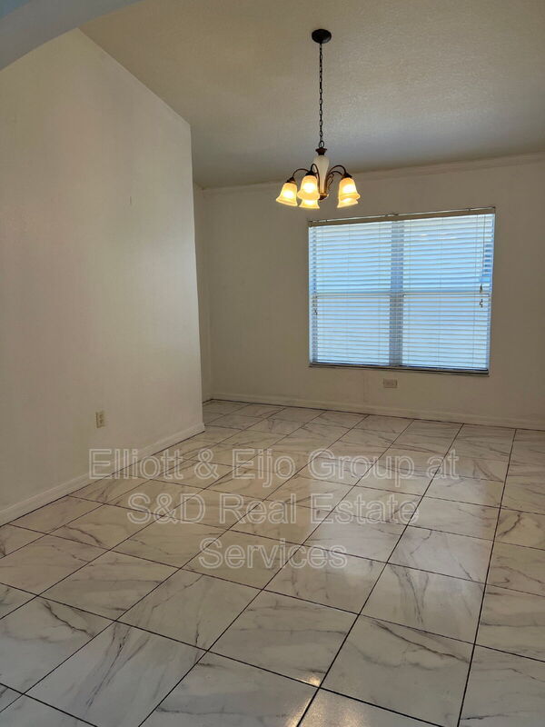 Building Photo - 1790 Holton Rd