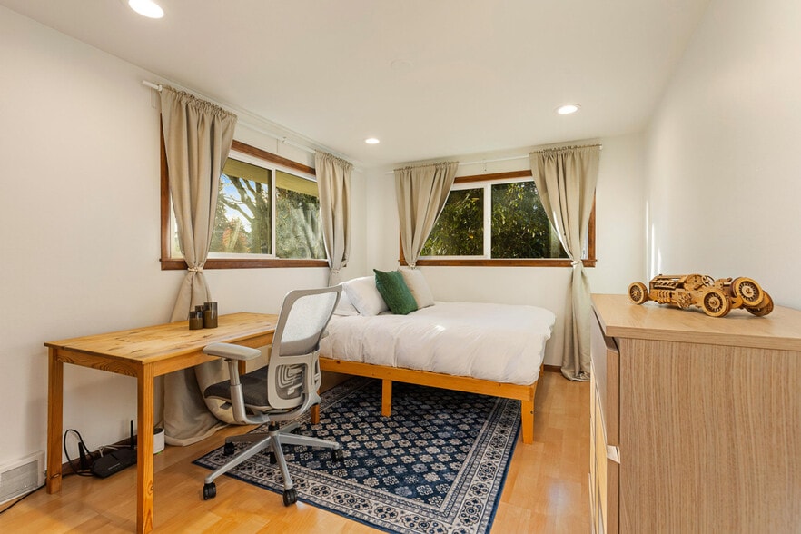 Building Photo - 10828 23rd Ave NE