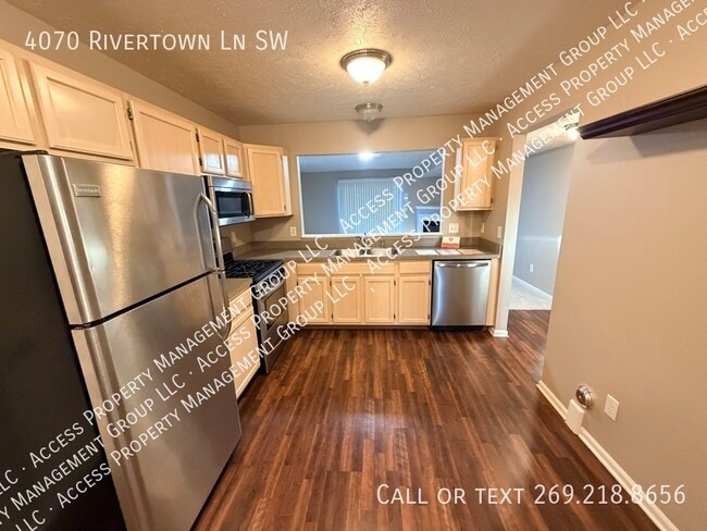Building Photo - 4070 Rivertown Ln SW