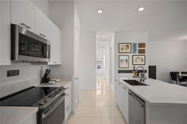Building Photo - 4407 SW 175th Ave