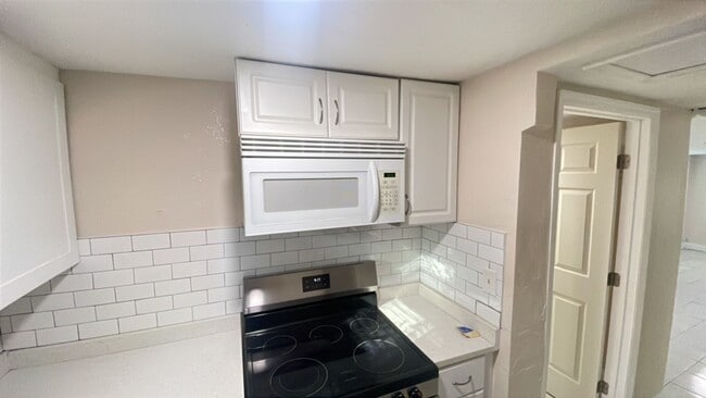 Building Photo - 125 Palm Pl