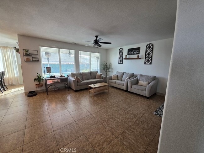 Building Photo - 15895 Green Acres Ct