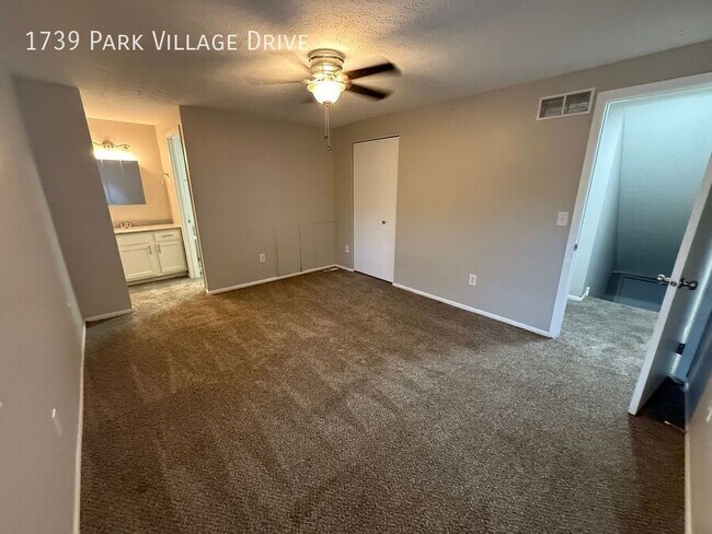 Building Photo - 1739 Park Village Dr