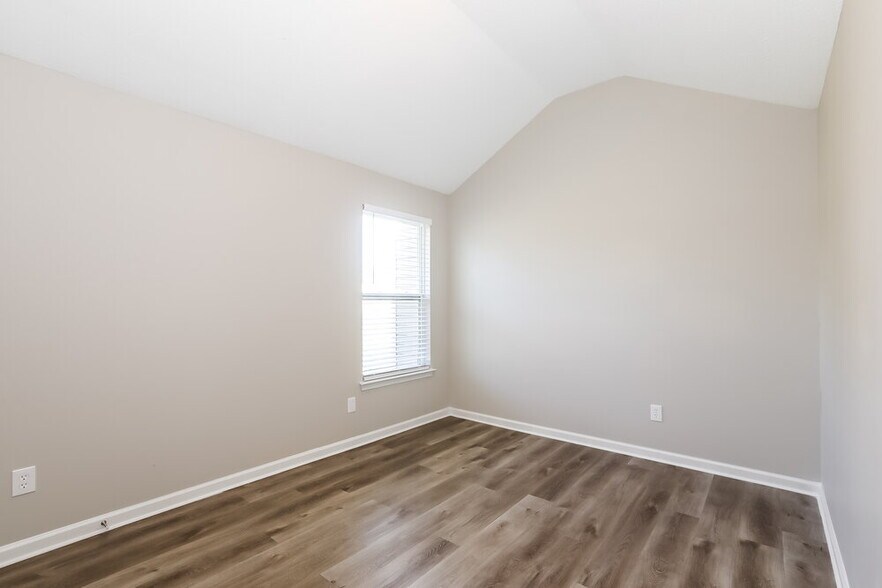 Building Photo - 3942 Rosebud Park Dr