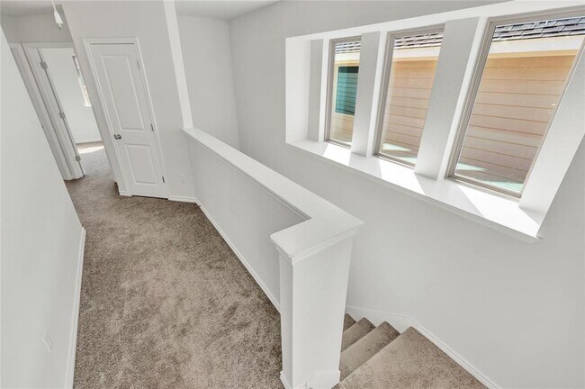 Building Photo - 380 Witchhazel Way