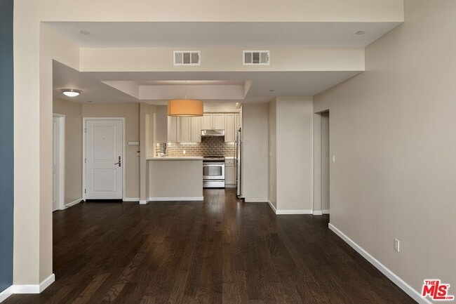 Building Photo - 1625 Granville Ave