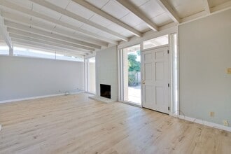 Building Photo - 3049 Harding Ave