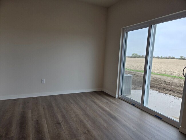 Building Photo - RaeMat LLC