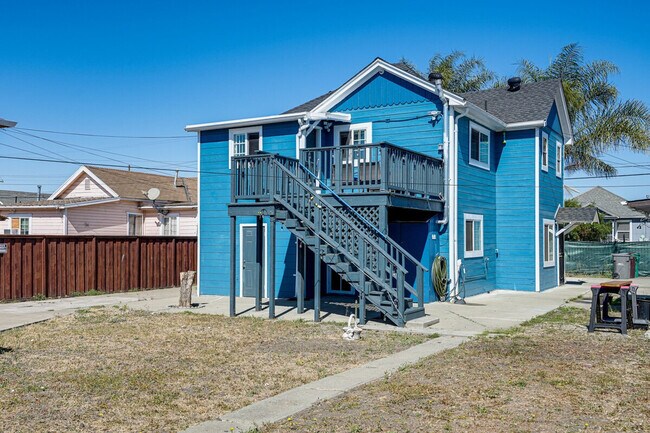 Building Photo - 1216 84th Ave