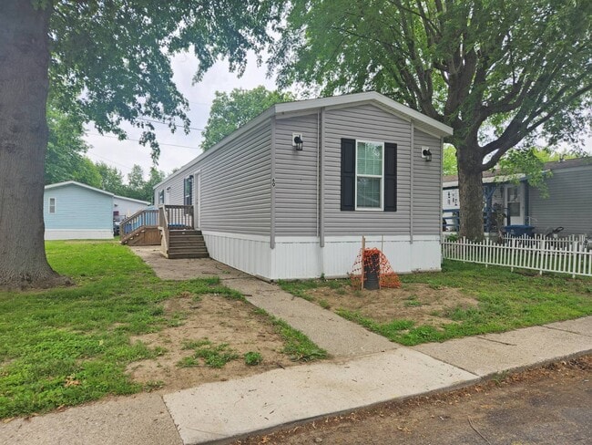 Building Photo - 2900 N Apperson Way