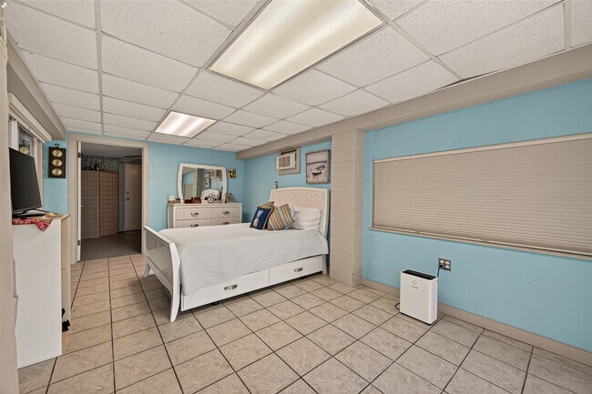Building Photo - 674 Warsaw Dr