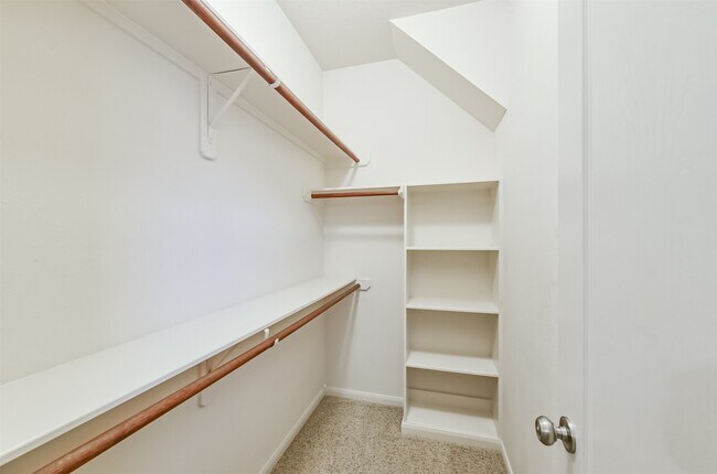 Building Photo - 21315 Pennshore Ln