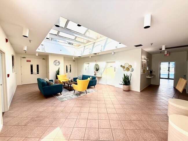 Building Photo - 3162 Via Poinciana