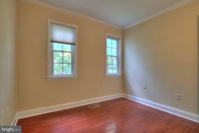 Building Photo - 2405 Earlsgate Ct