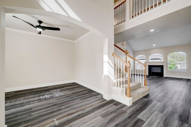 Building Photo - 4615 Russett Ln