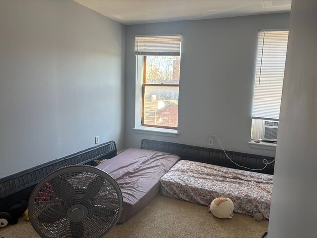 Building Photo - 347 S Pearl St