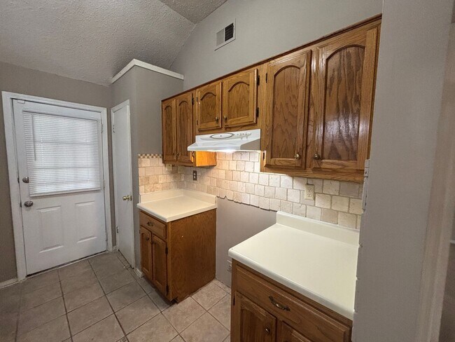 Building Photo - 3972 Schoolfield Cove