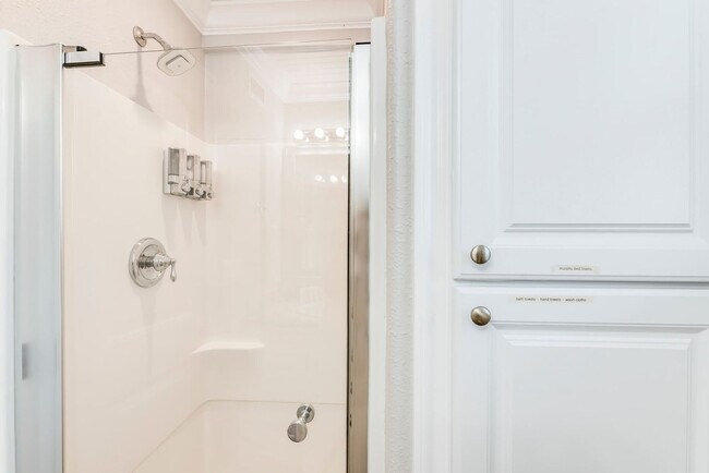 Building Photo - 510 E King St