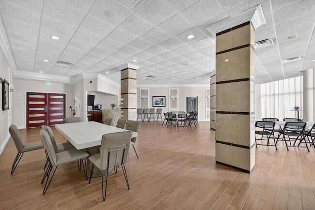 Building Photo - 9650 S Ocean Dr