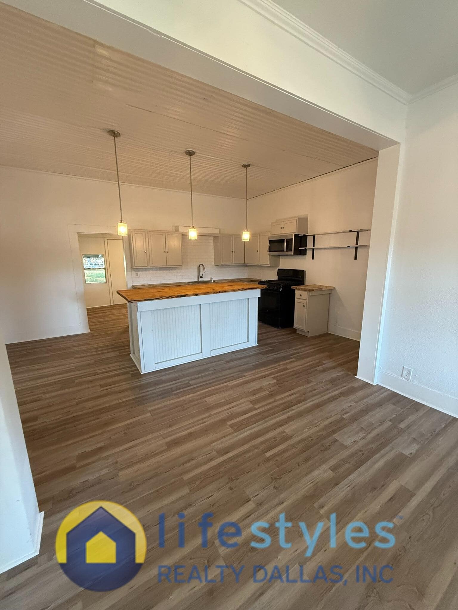 Kitchen - 1750 Maple Ave