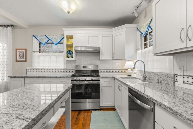 Building Photo - East AVL - Newly Renovated Older Home Featuring Garage and Bonus Room
