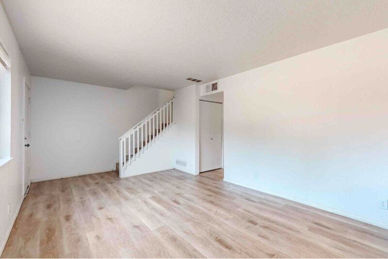 Building Photo - 621 Grecian Ln NW