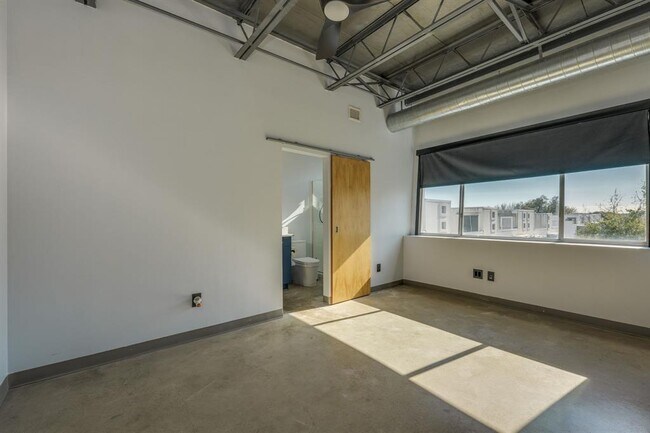 Building Photo - 4801 S Congress Ave