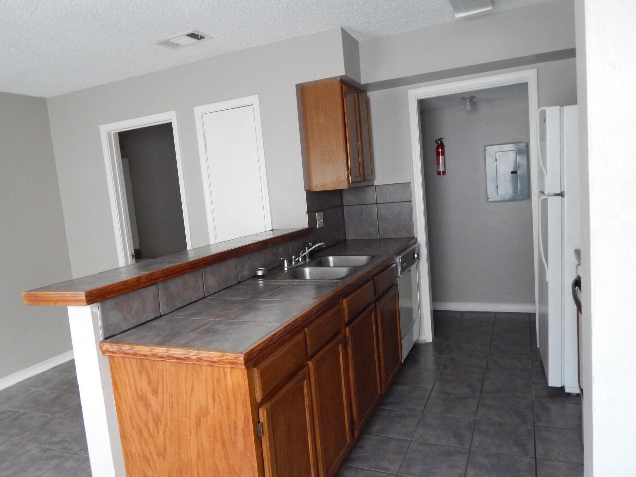 Building Photo - 3243 Oneal Ln