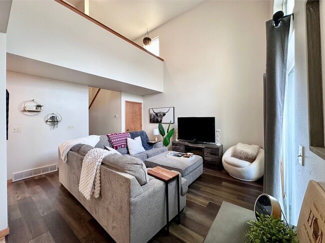 Building Photo - 1170-1172-1172 S Atrium Ct