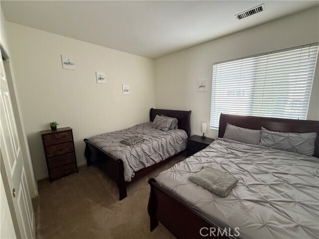 Building Photo - 3 Hollinwood