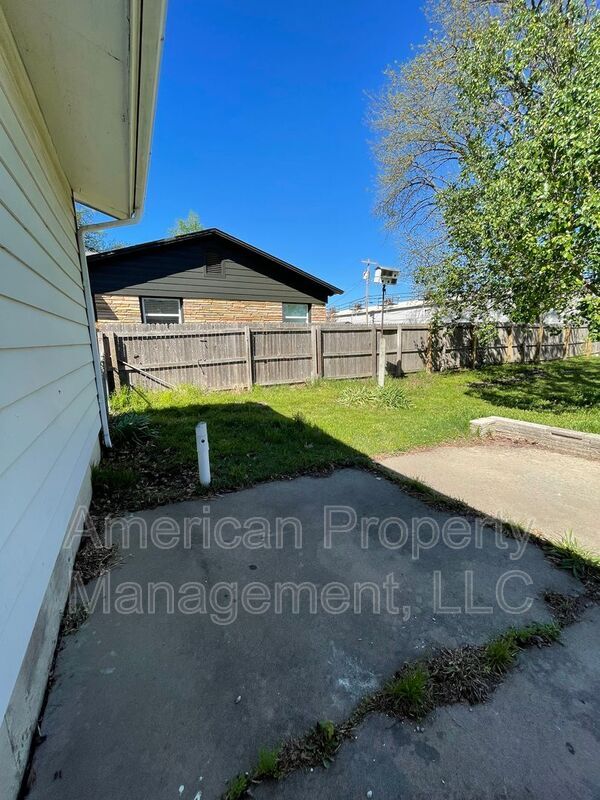 Building Photo - 5147 S Toledo Ave