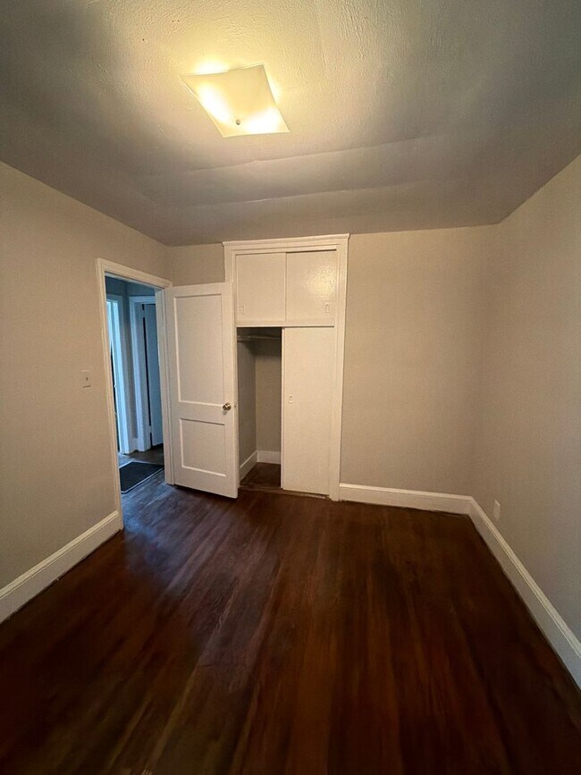Building Photo - T.R. Lawing Realty Property