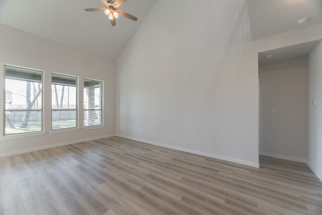 Building Photo - 17138 Crimson Crest Dr