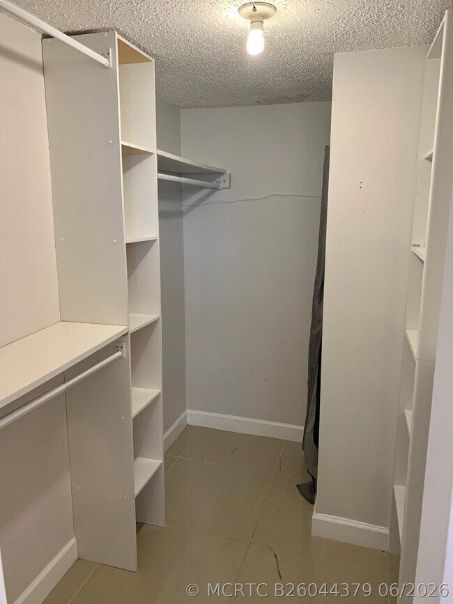 Building Photo - 2500 Fiore Way