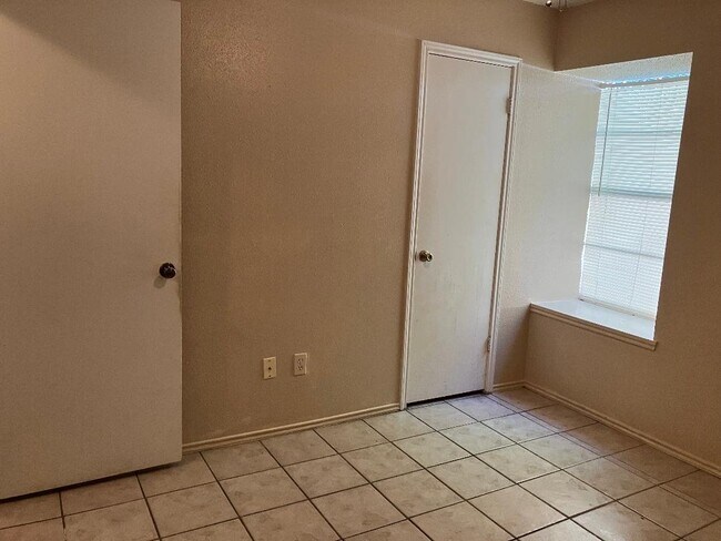 Building Photo - 11323 Jarbo Pass Dr