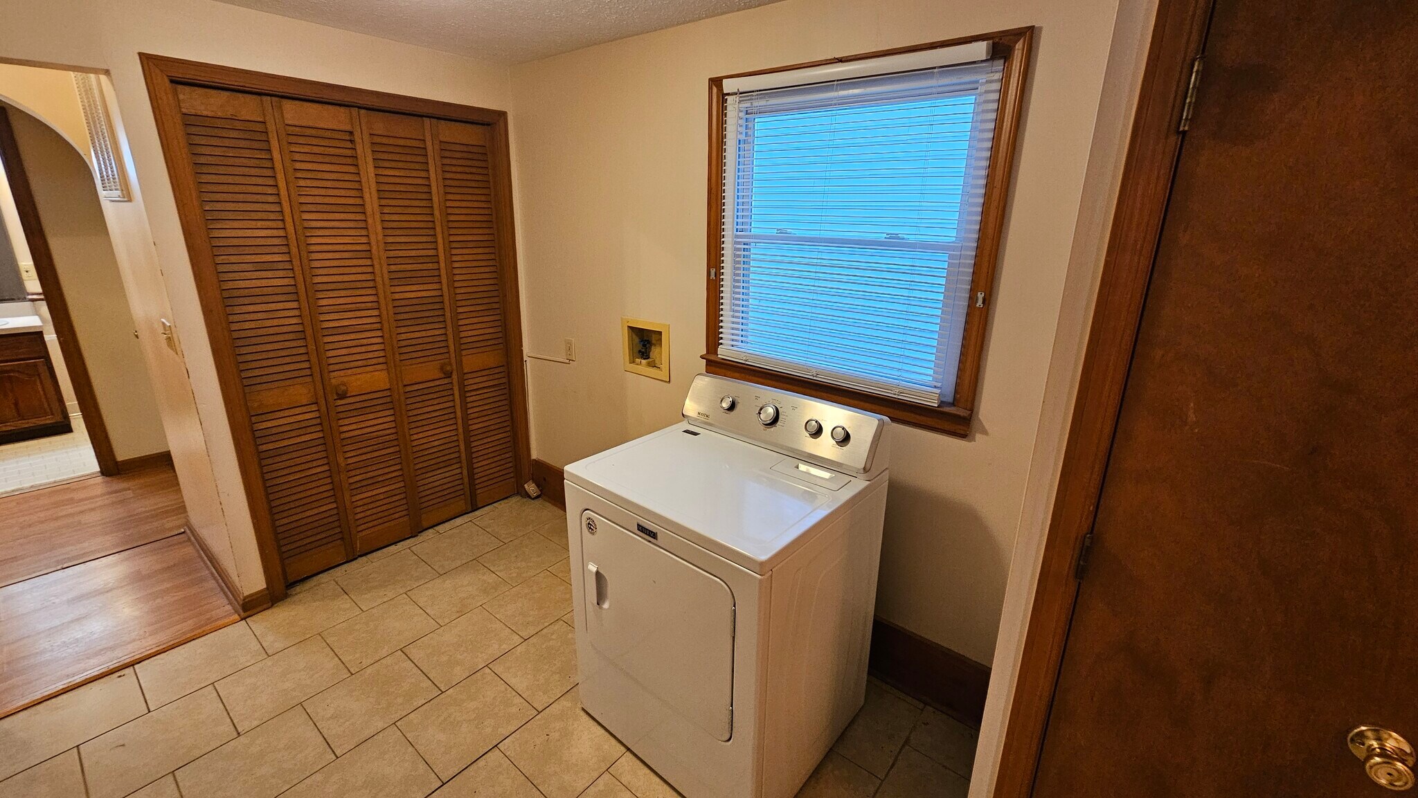 Laundry Room - 4242 Allmond Ave