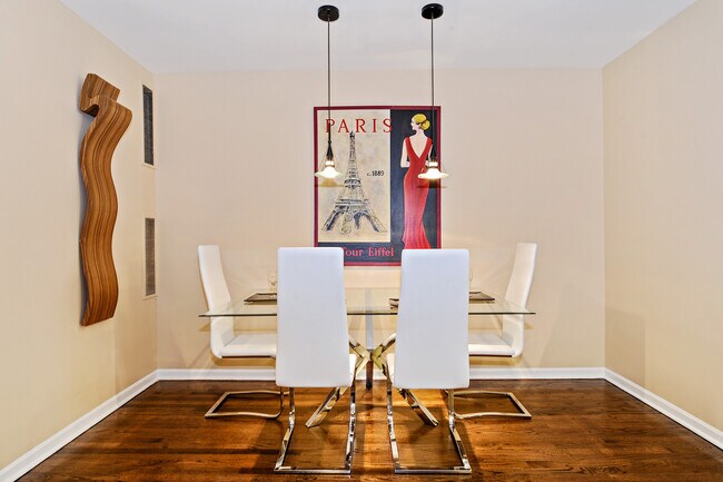 Dining Area - 3328 N Sheffield Ave